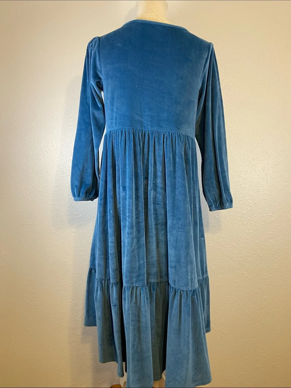 Millie loves Lily Turquoise Ribbed Crushed Velvet Tiered Dress Size 14/16